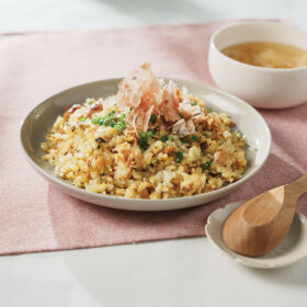 鰹節を贅沢に！ 和風チャーハン