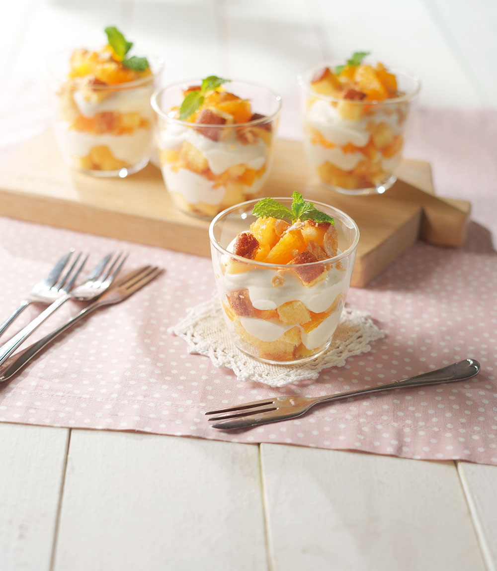 カステラでしっとり♪  グラスフルーツケーキ