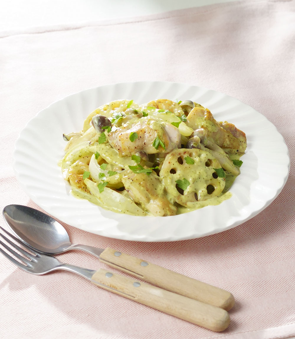 鶏肉とレンコンのソテー　バジルクリームソース