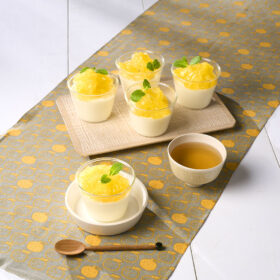 はっさくのクラッシュゼリーのせヨーグルトムース