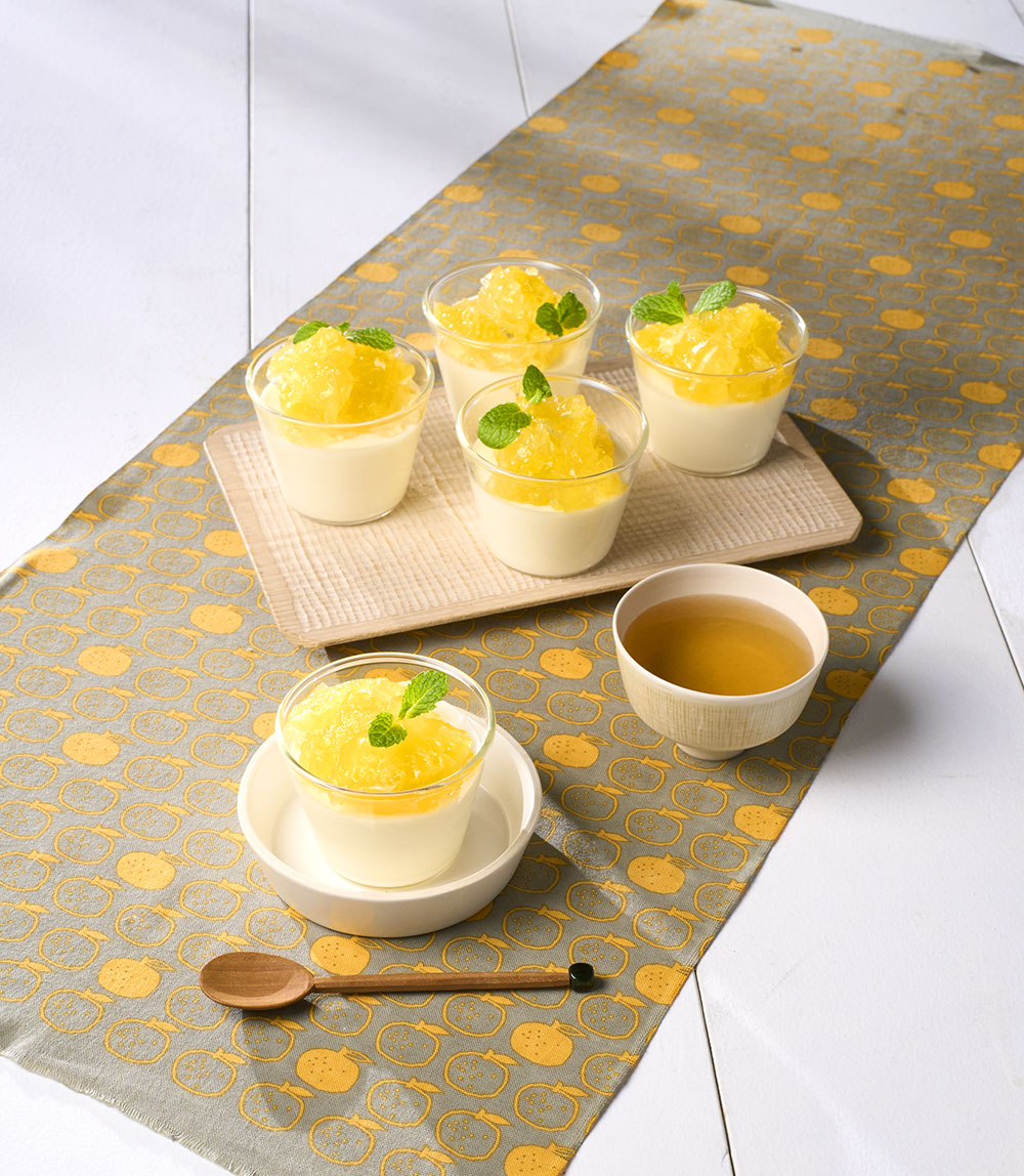 はっさくのクラッシュゼリーのせヨーグルトムース