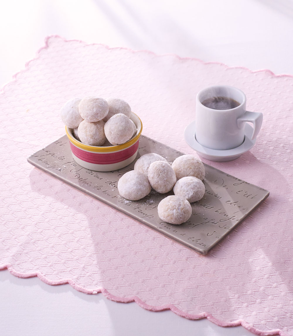 いちごバターのスノーボールクッキー