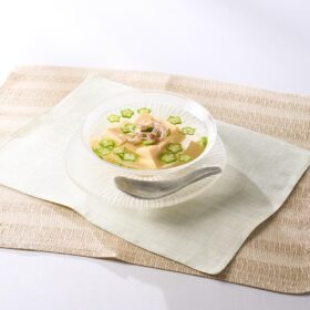 玉子とうふとオクラの冷製だしスープ