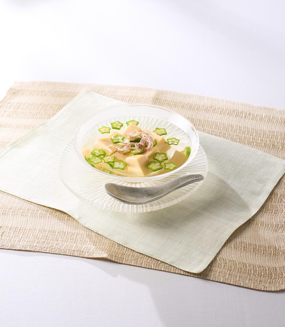 玉子とうふとオクラの冷製だしスープ