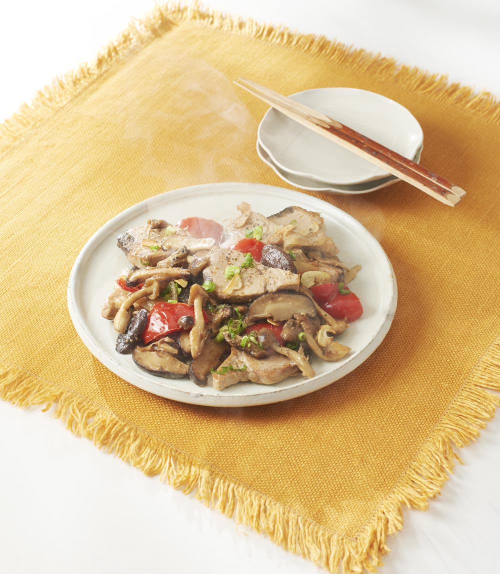 もう、箸がとまらない！ガリバタ香る鰹きのこ炒め