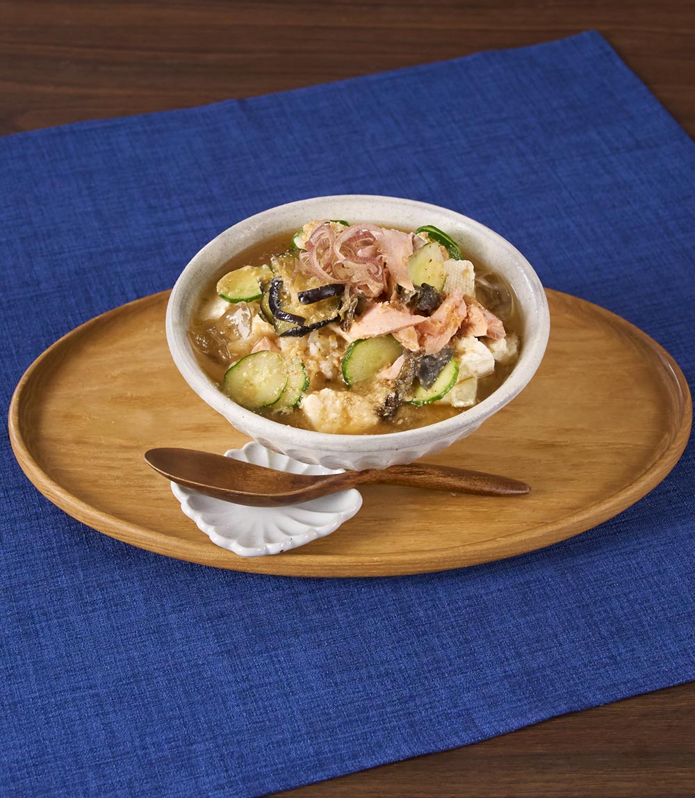 さっぱりだけどおだしがきいてる！ 鮭の冷や汁