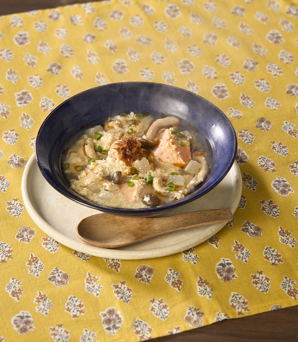 アジアン料理好きに作ってほしい！鮭と大根のレモン豆乳スープ