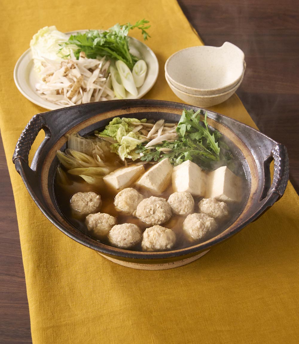 豆腐とれんこんがアクセント！ふわシャキ鶏つくね鍋