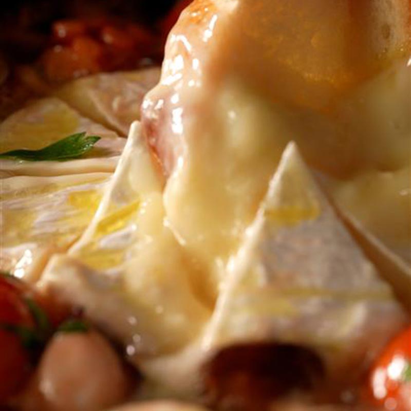 オイル一滴たりとも残せない　カマンベール　アヒージョ