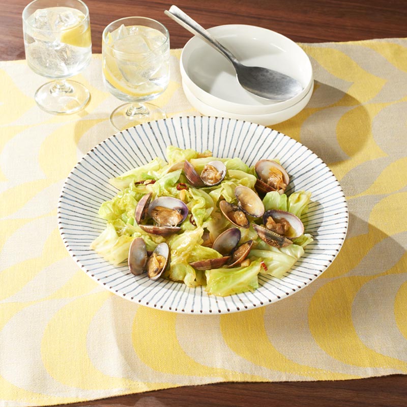 あさりとキャベツのにんにく炒め