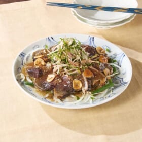 薬味たっぷりかつおたたきサラダ